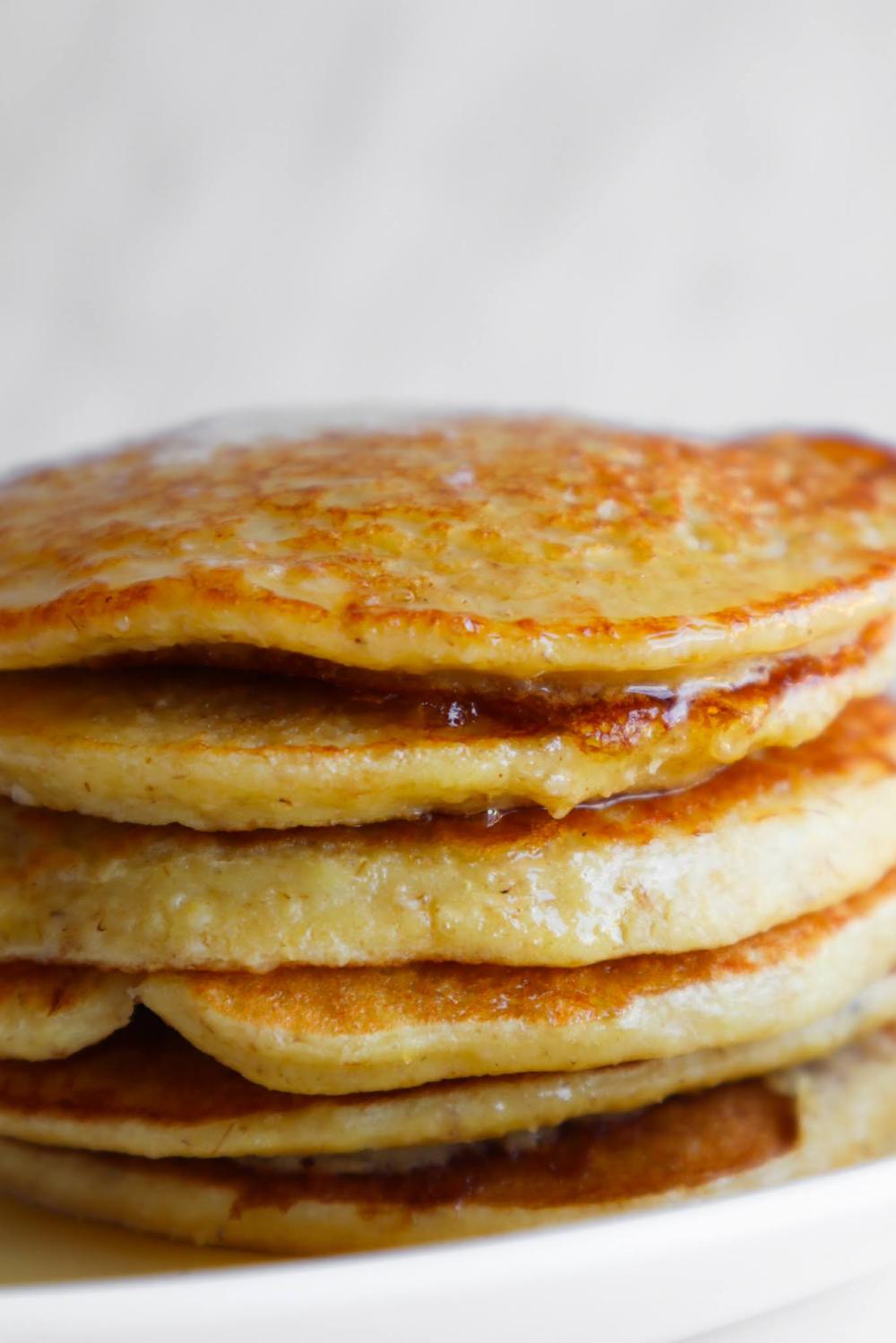 These healthy oatmeal apple pancakes are a quick and tasty healthy breakfast idea that you can make in 15 minutes with simple ingredients! Everyone will love these delicious flourless gluten free pancakes for breakfast!