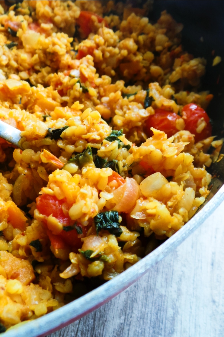 Bulgur, red lentil, butternut squash and mint dinner skillet. You can make this delicious healthy and easy vegan dinner using one large pan and in around 30 minutes!