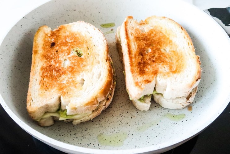 Avocado Garlic Grilled Cheese Sandwich! Serve with a salad for an easy healthy dinner or lunch!