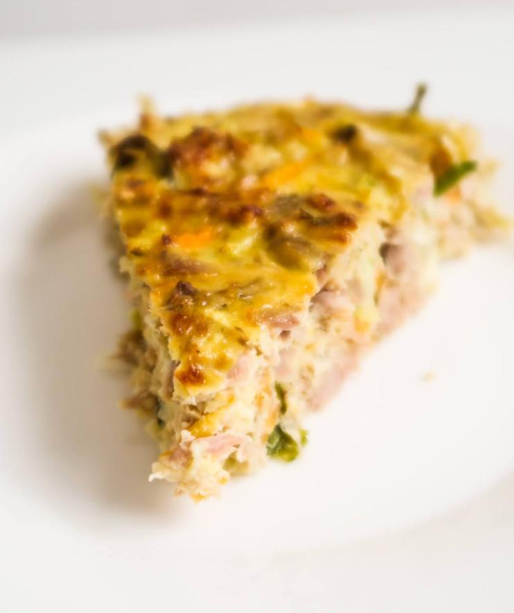 This crustless tuna breakfast quiche recipe is healthy, so easy to make and the perfect meal prep breakfast recipe. This quick and healthy savory breakfast idea is gluten free and also easily made low carb and dairy-free. Perfect easy canned tuna recipe and great for clean eating too!