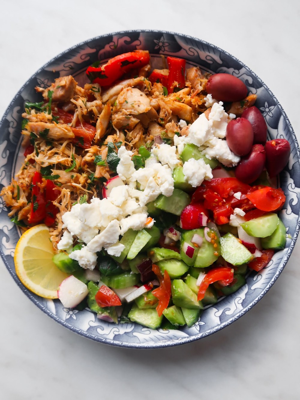 You will be looking forward to leftovers from rotisserie chicken once you try these leftover chicken gyros bowls! This Mediterranean recipe is easy, quick, super flavorful, fresh and filled with healthy ingredients.