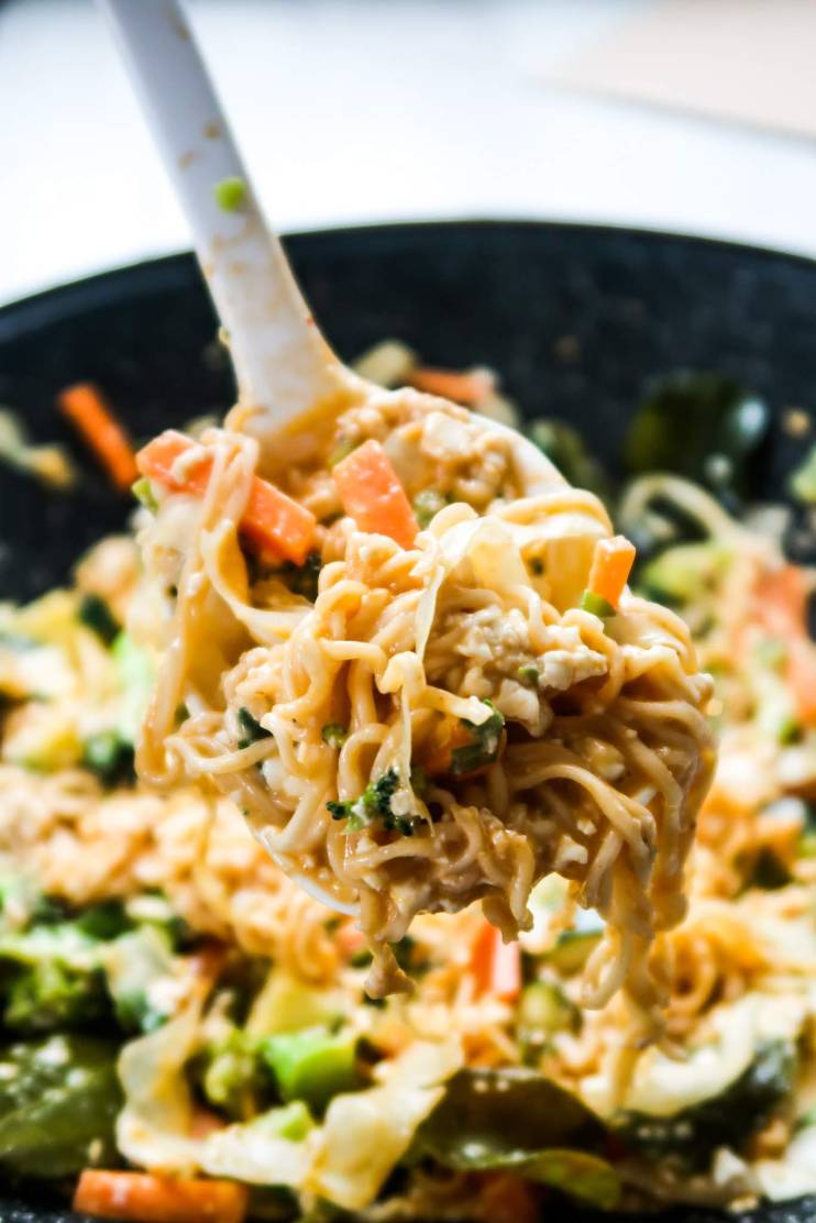 15-minute red curry noodles! An easy healthy dinner recipe that is absolutely divine! Filled with vegetables and tofu this vegan recipe is healthy, quick and warming for dinner! This vegan dinner recipe can also be made gluten free by using gluten-free noodles.