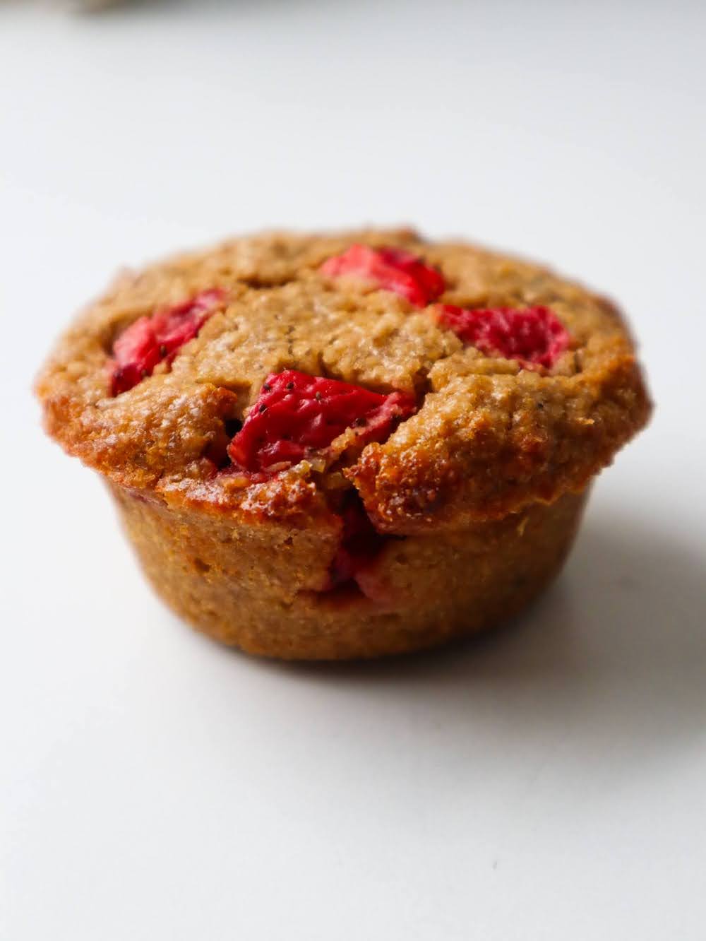 Flourless strawberry oatmeal muffins - a dessert, snack or breakfast that you can meal prep! They're fluffy and full of strawberry flavor.