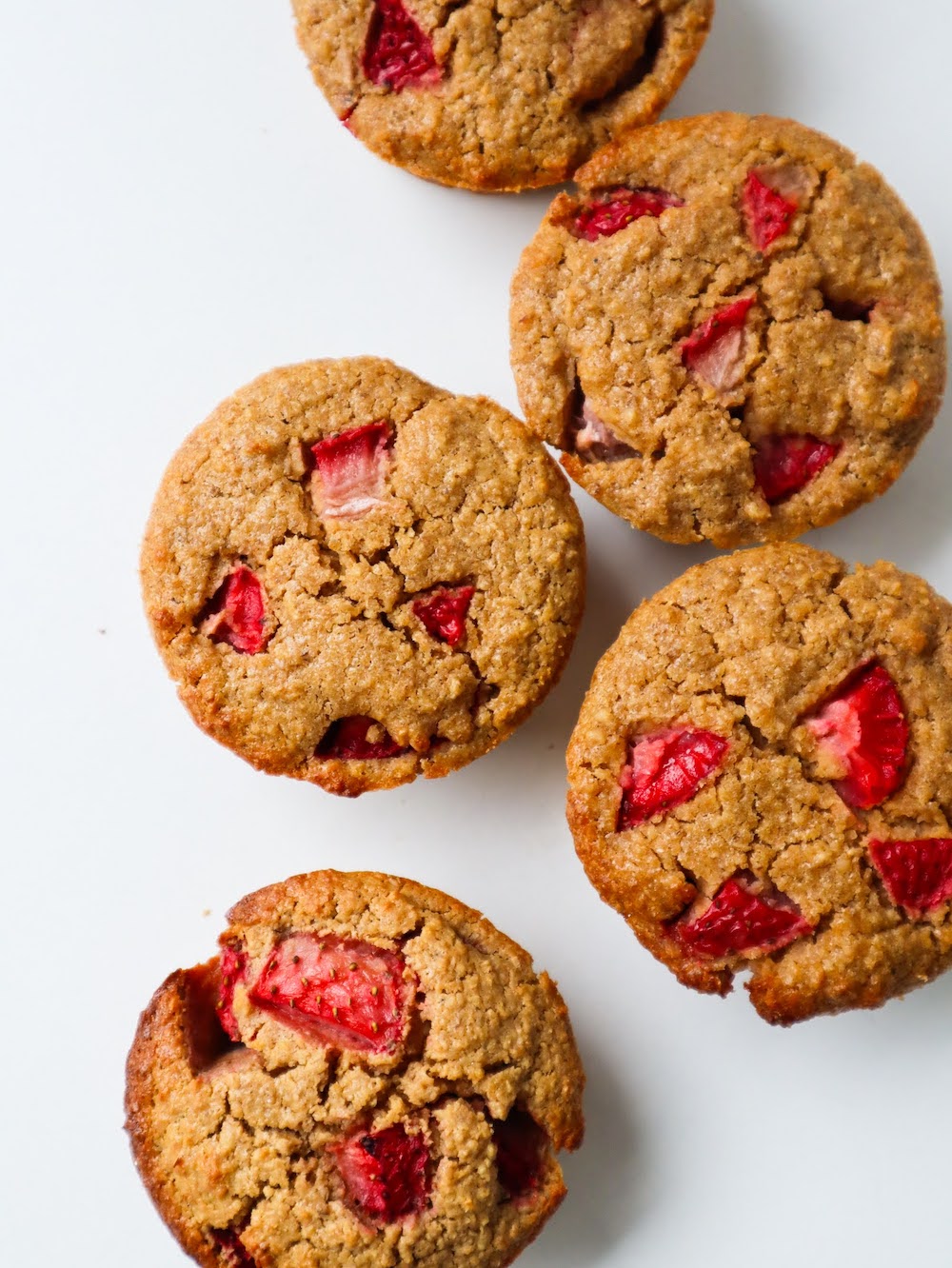 Flourless strawberry oatmeal muffins - a dessert, snack or breakfast that you can meal prep! They're fluffy and full of strawberry flavor.