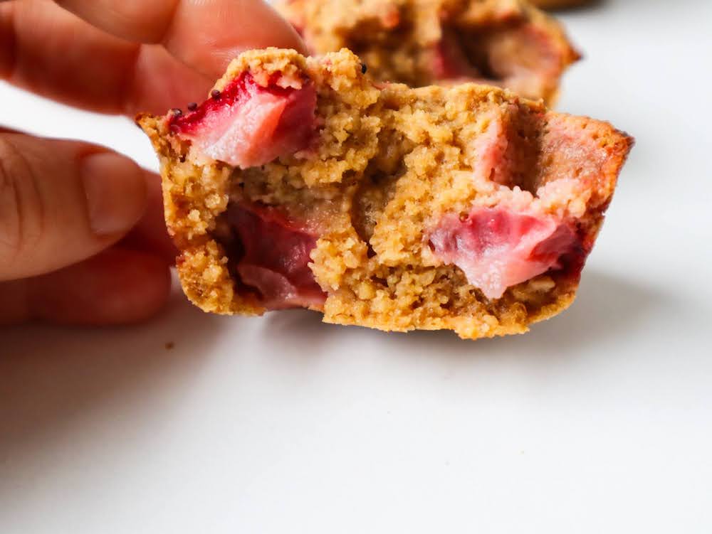 Flourless strawberry oatmeal muffins - a dessert, snack or breakfast that you can meal prep! They're fluffy and full of strawberry flavor.